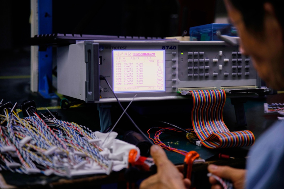 Cable continuity inspection with test equipment