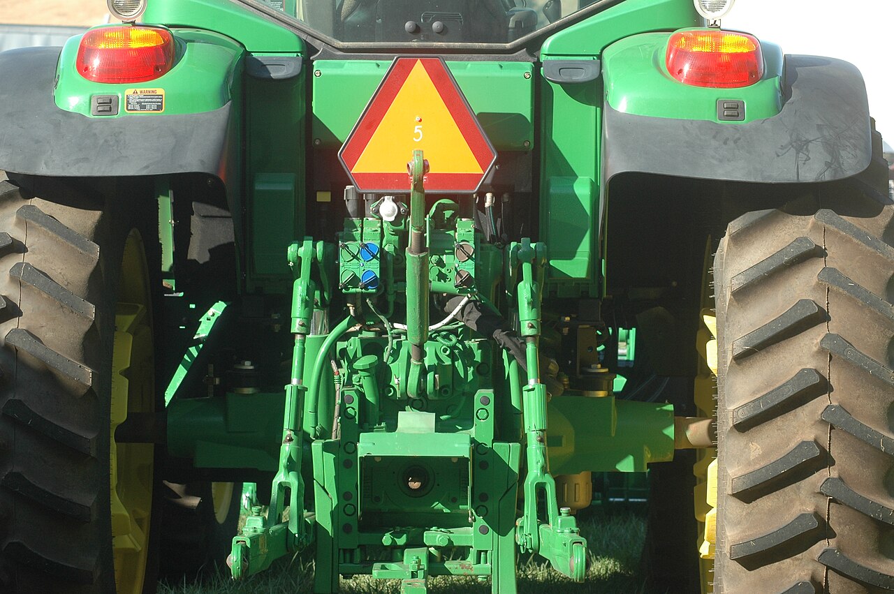 Agricultural & Tractor Harness rear implement context