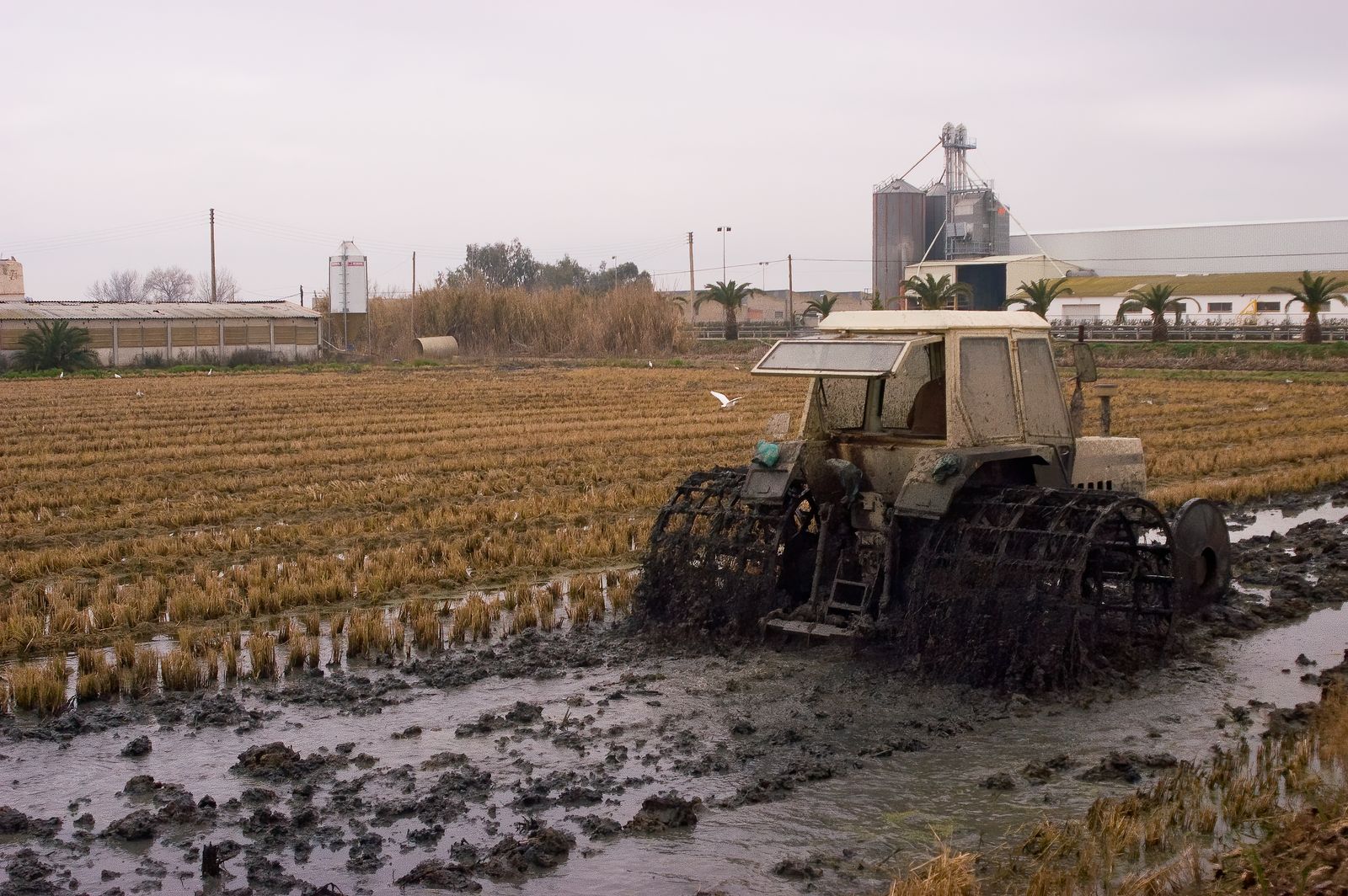 Mud, spray and vibration are installation problems, not adjectives