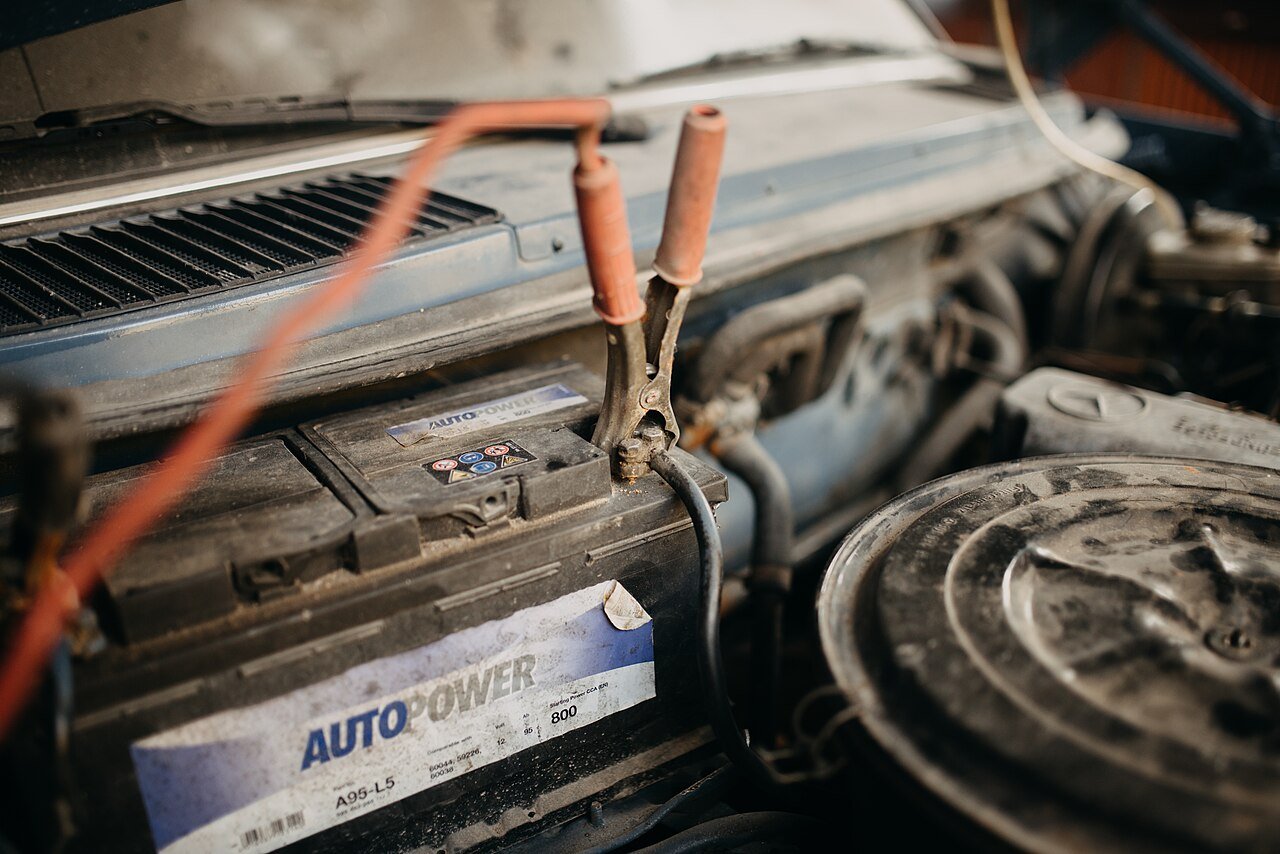 Automotive battery terminal and temporary jump lead