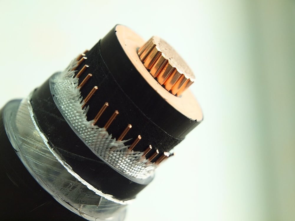 EPR-insulated cable section illustrates material layers, not a recommended small-signal cable gauge.