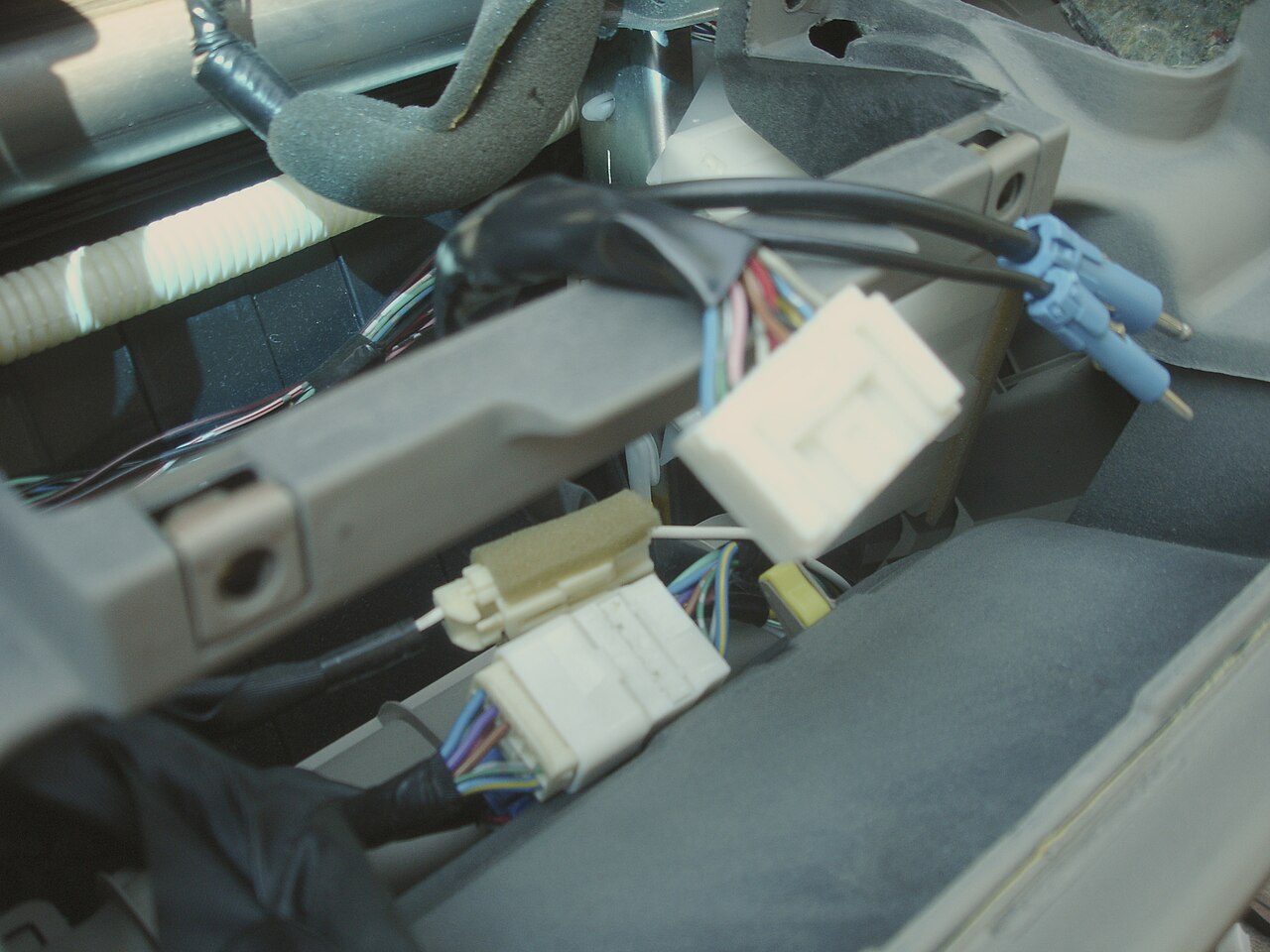 Dashboard & Instrument-Cluster Harness exposed dashboard wiring