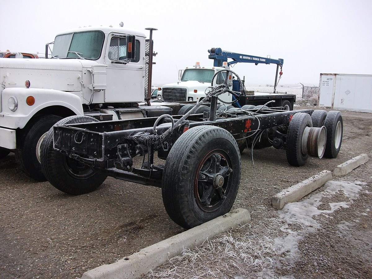 Rolling truck chassis: branches must accommodate movement and installation clearances.