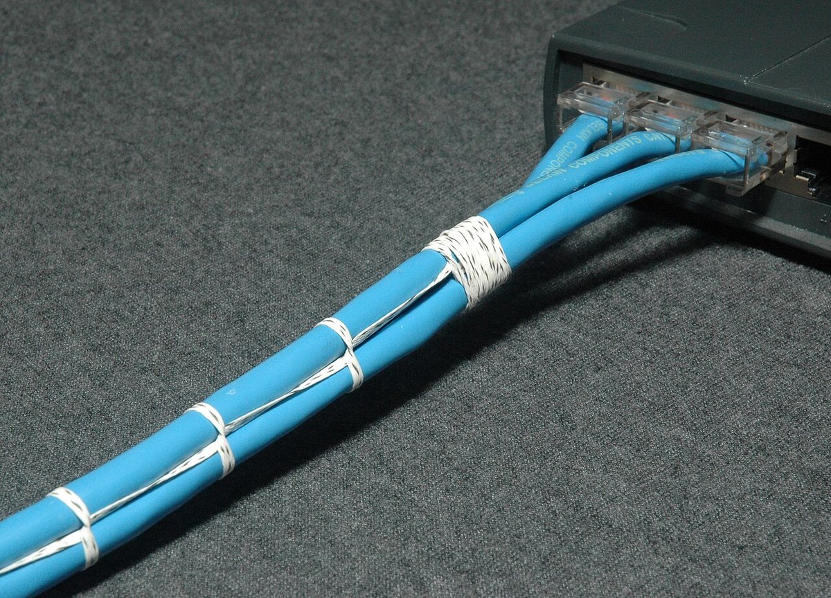 Harness-construction example: branch organization and protection affect assembly work.