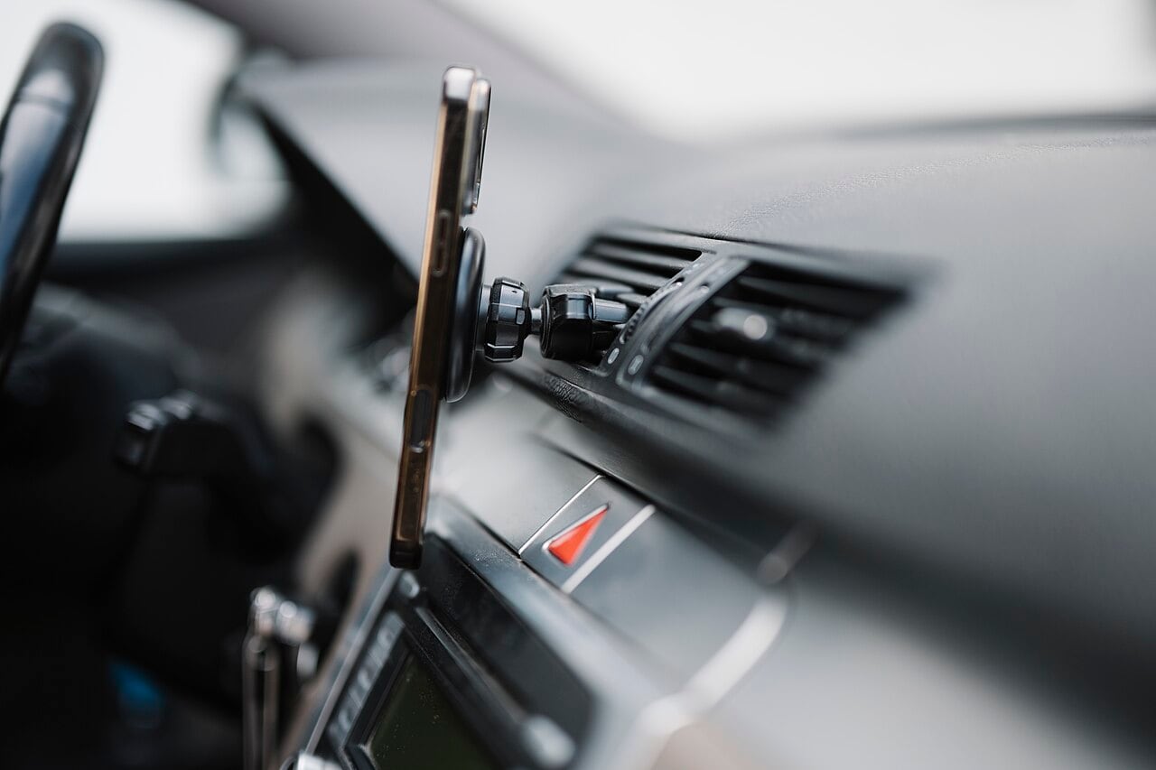 GPS & In-Vehicle Communication Harness application reference