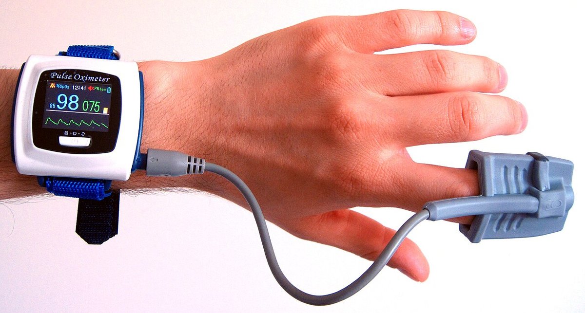 Wearable oximeter application reference; medical suitability is assessed for the specified device and circuit.