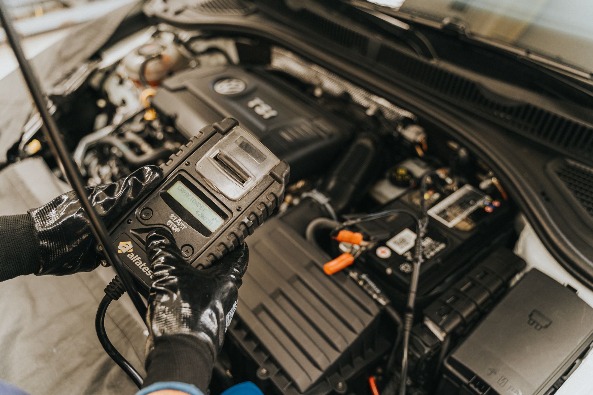 Overmold, backshell and strain relief must protect the cable without blocking vehicle access