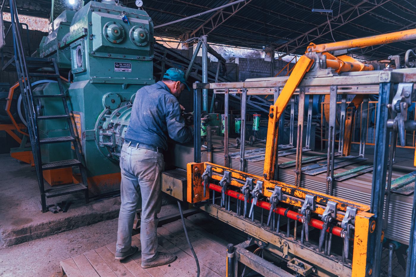Tool setup and first-off molding