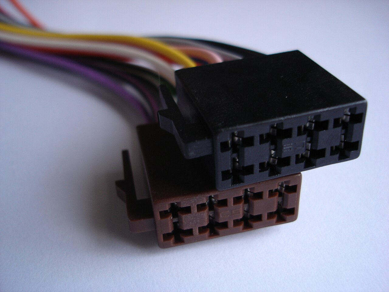 Connector pigtails with open leads