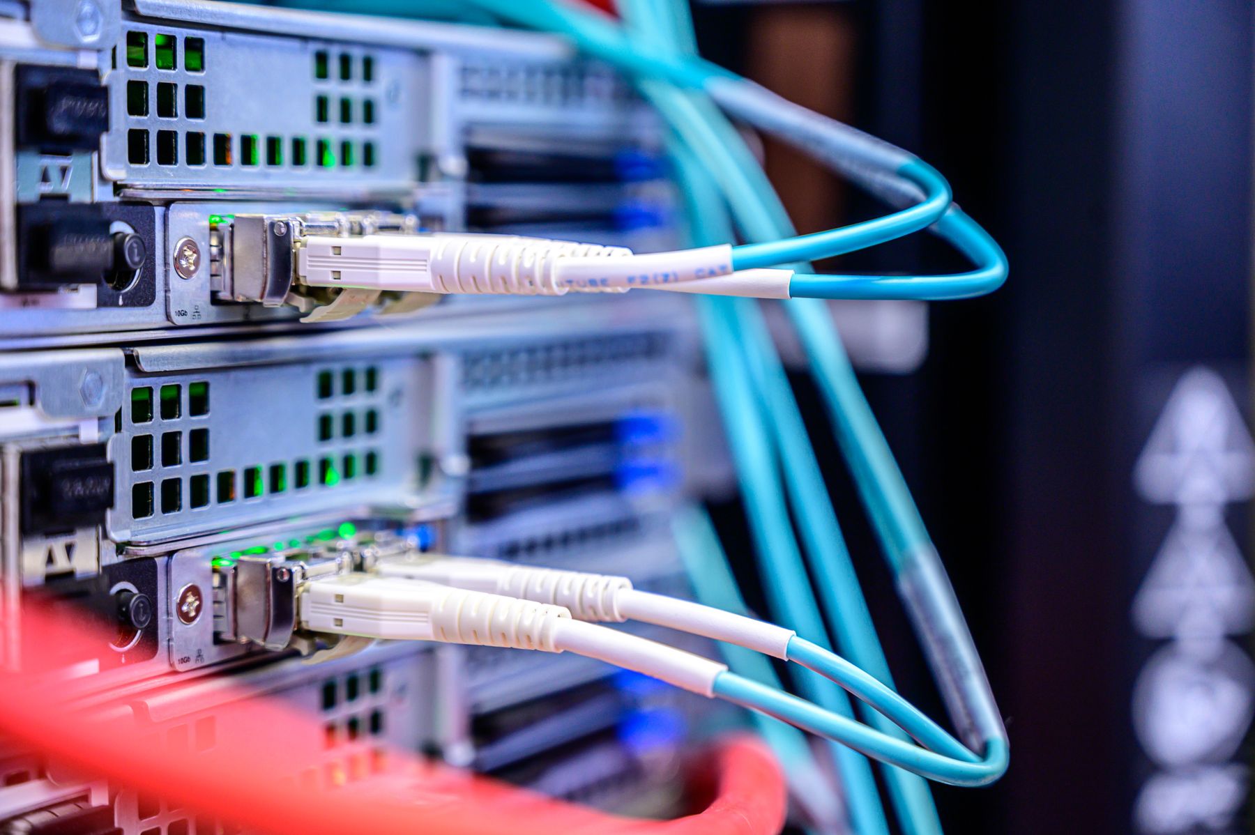 Duplex LC fiber patch leads connected to rack optical modules