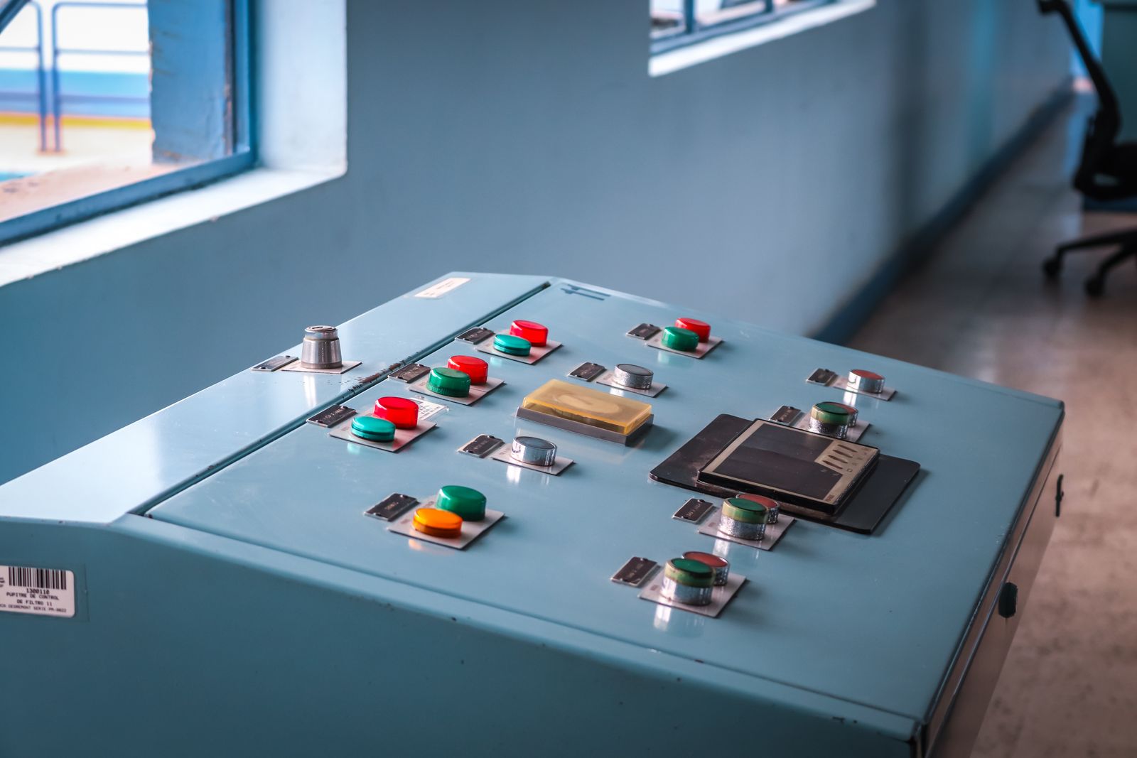 Pushbutton, rocker and toggle: operation defines the circuit