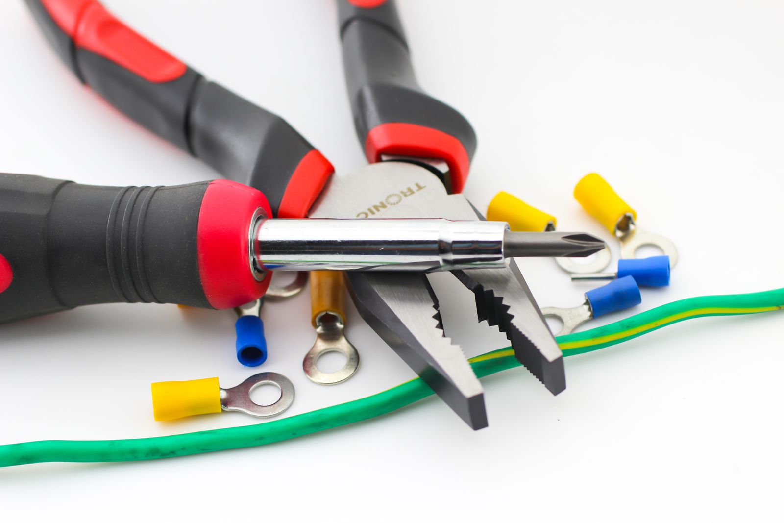 Terminals and interfaces: protect the switch-side connection