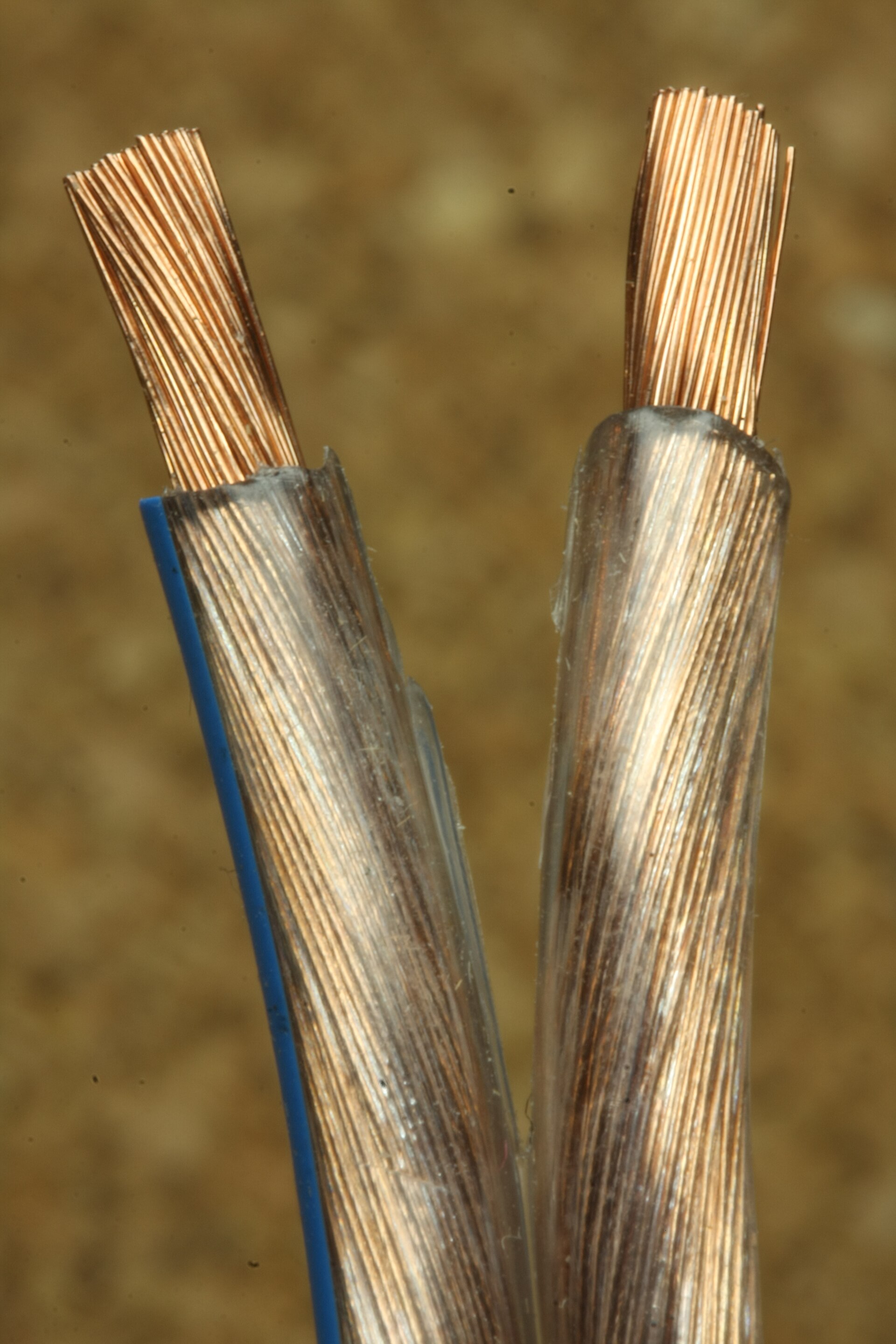 Build flexibility from conductor to sheath