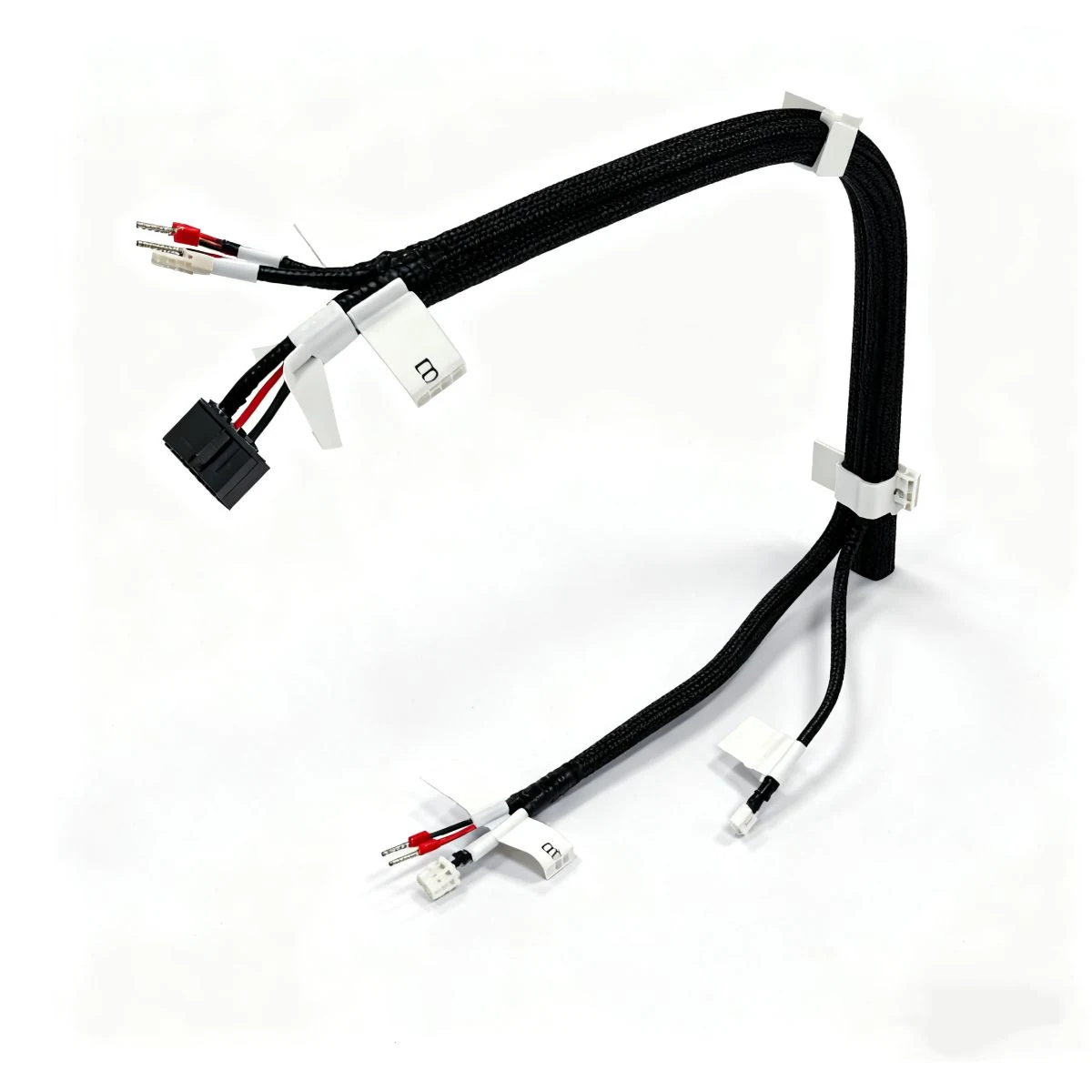 Construction close-up of Braided Sleeve Dual Plug Y-Branch Harness