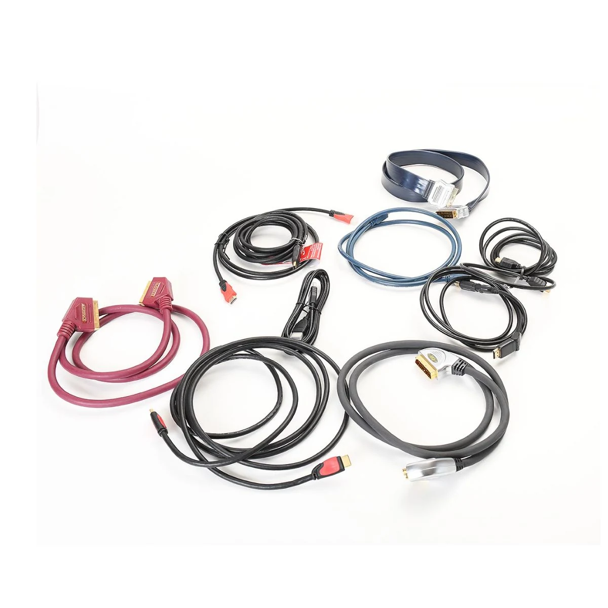 Construction close-up of H79602 HDMI & SCART Cable Set